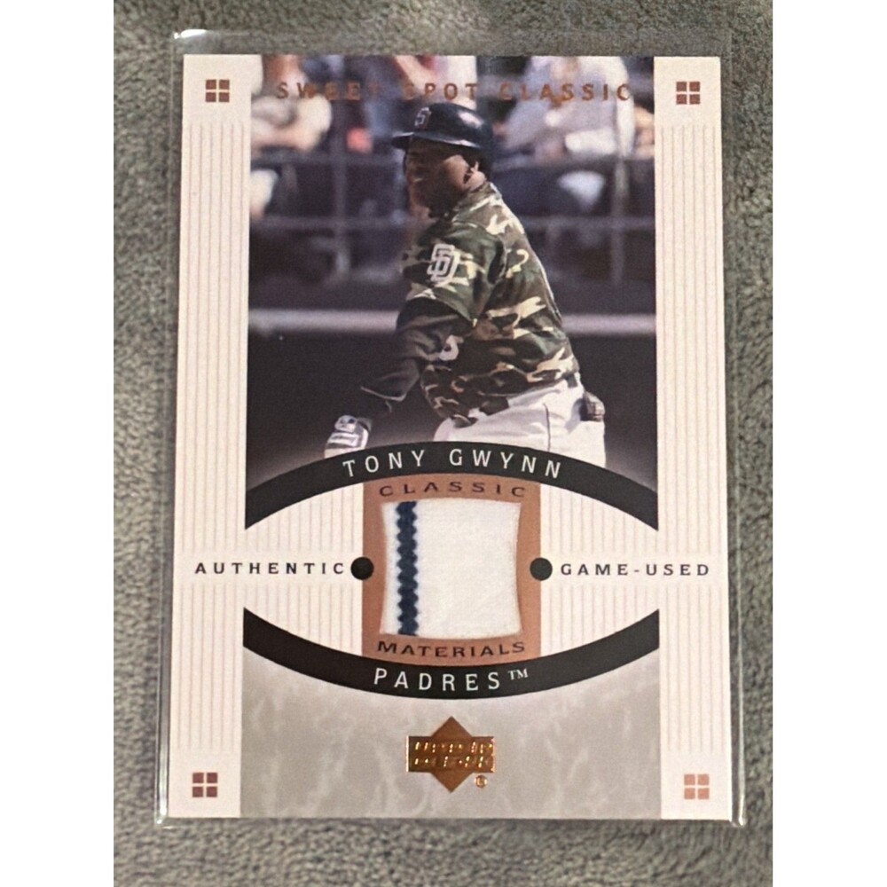 2005 Upper Deck Sweet Spot Classic - Classic Materials Tony Gwynn #CM-TG (MEM)